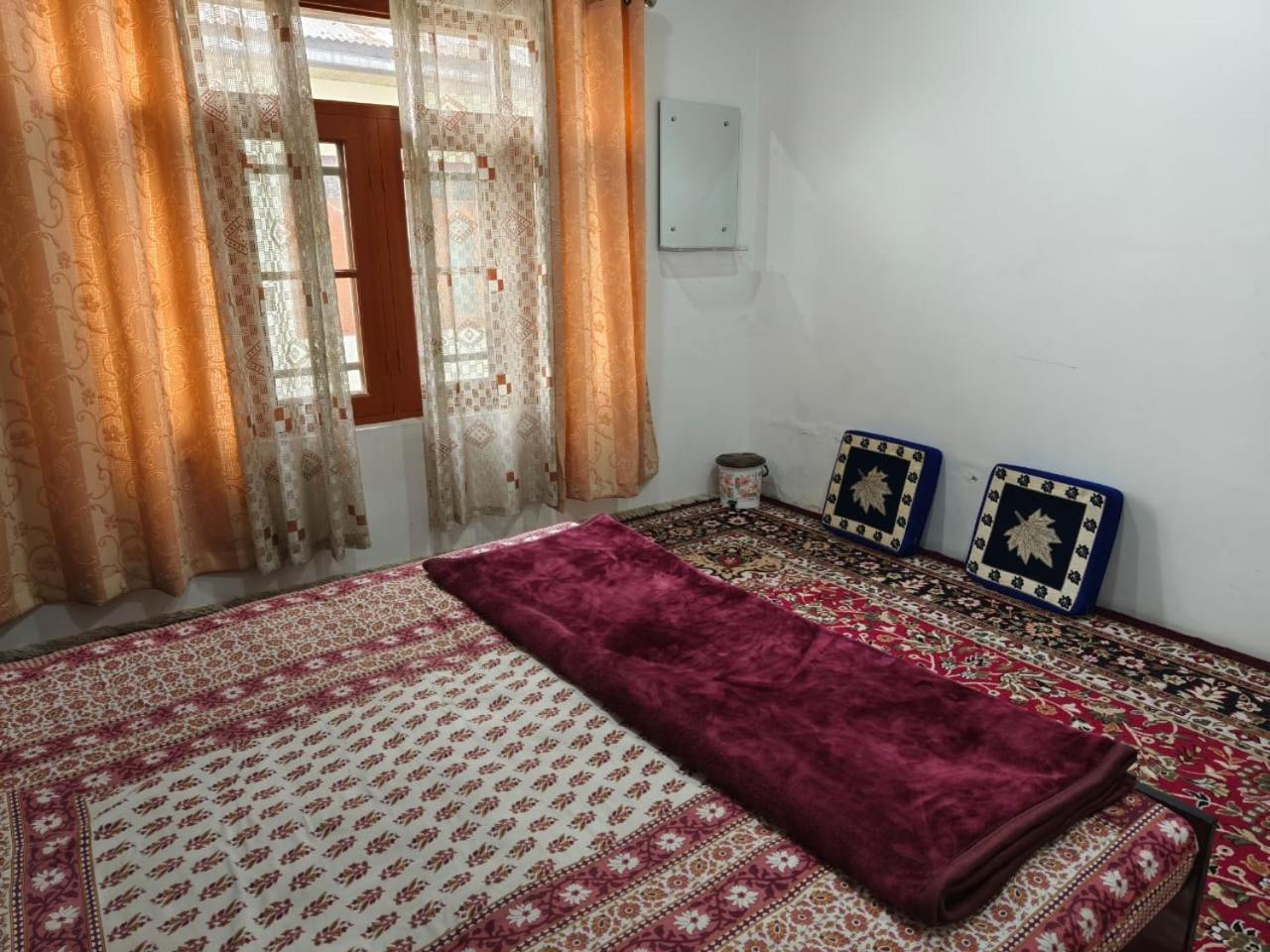 Srīnagar Mir Manzil B&B 외부 사진